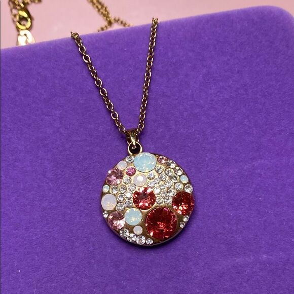 💛 Classic Gold Plated Multicoloured Crystal Pendant Necklace - Picture 1 of 5